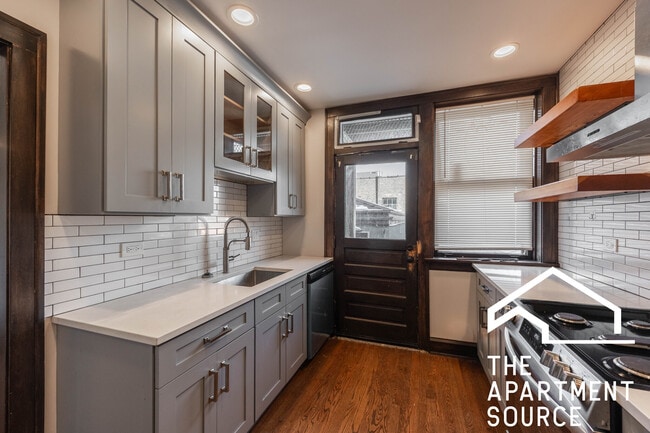 Photo - 2626 W Devon Ave Unit 201