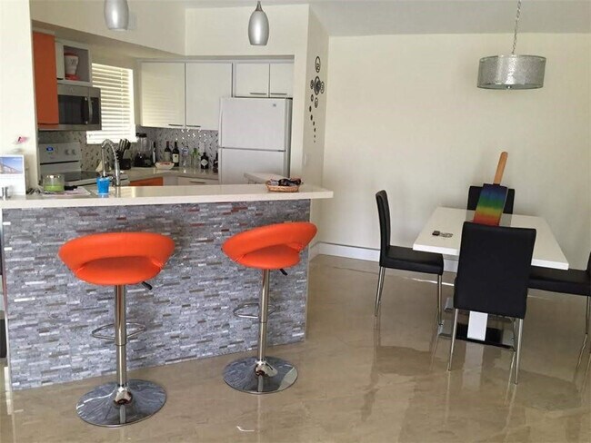 Building Photo - 12540 Vista Isles Dr Unit 1127