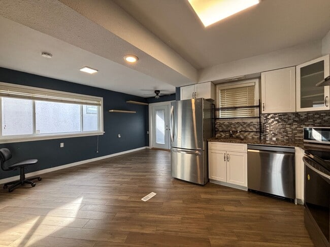 Photo - 6819 Linden Av Unité Top