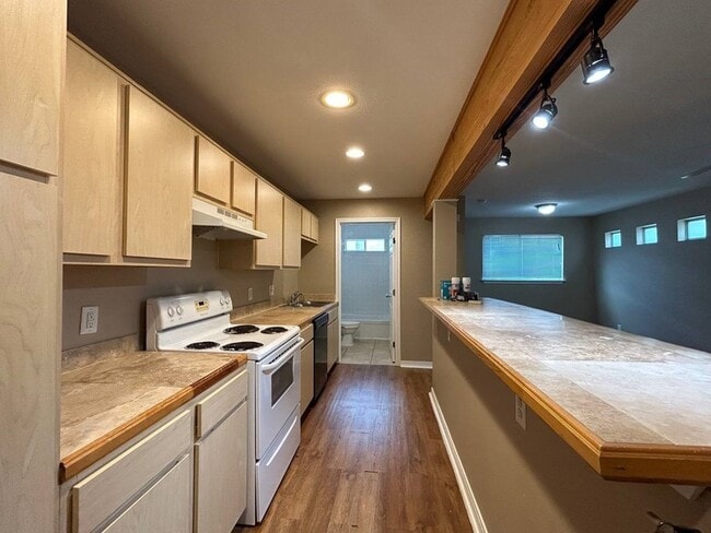 Photo - 831 W 25th St Unidad 7