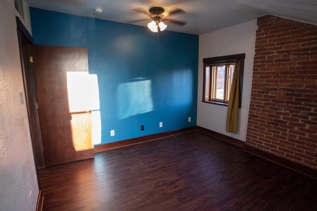 upstairs bedroom #2