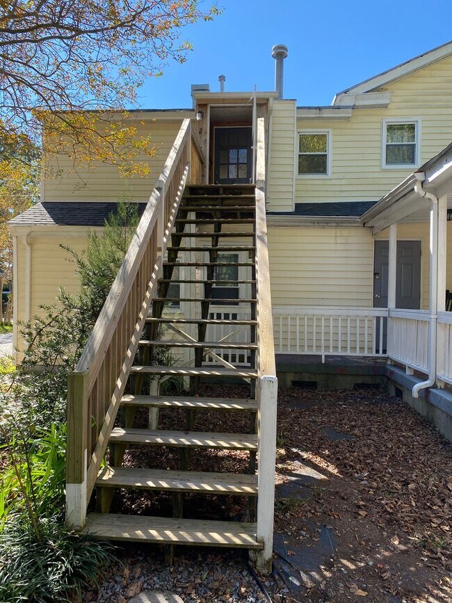 Building Photo - 802 N B St Unit 802 N B St #2