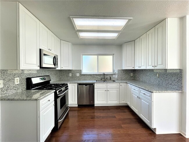 Photo - 834 Island Meadow Ct