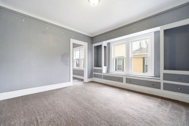 Photo - 389 E 116th St