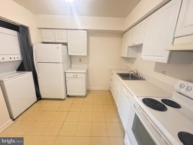 Photo - 8865 Roll Right Ct Unit J