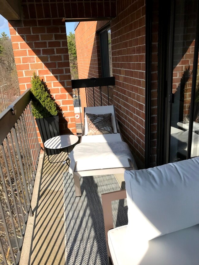 Photo - 289 Elm St Unit 71D