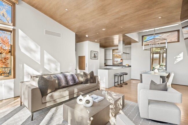 Photo - 522 Spruce St