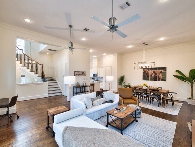 Photo - 1203 E 28th St