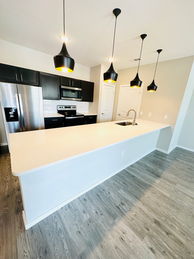 Building Photo - 305 W Fm 1187 Unit 030421