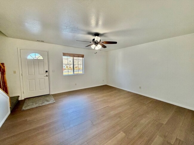 Photo - 88 Hampton Pl