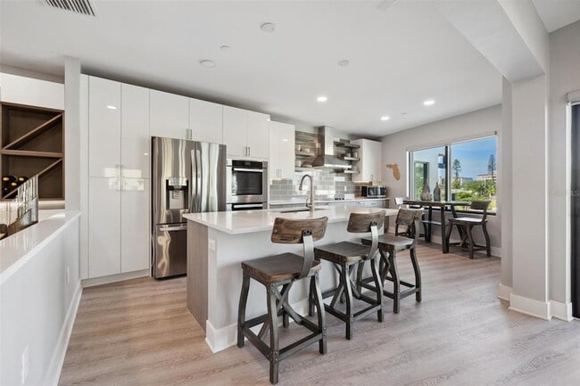 Photo - 12404 Capri Cir N