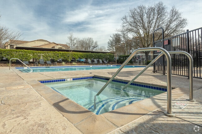 Pool Area Spa - Laguna Creek
