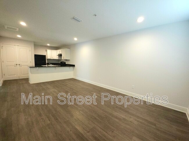 Photo - 313 N Navy Blvd Unit 1B