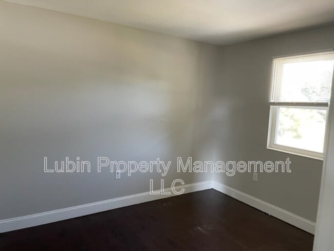 Photo - 1043 College St Unit Apt 19