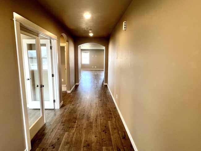 Photo - 2395 Chelan St