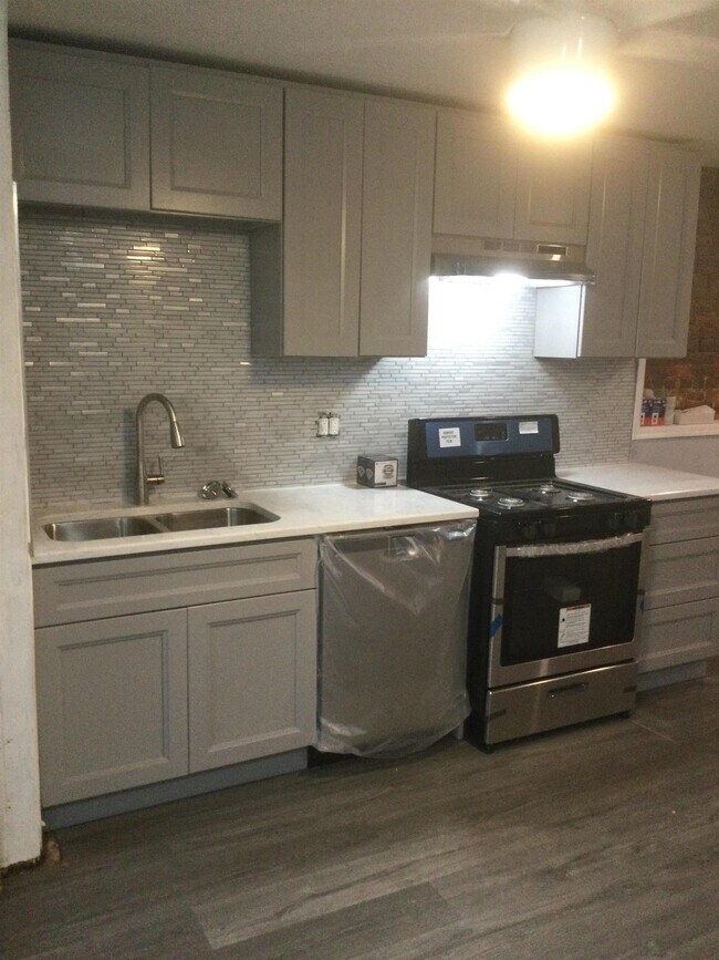 196 Van Horne St Unit 1 - Ground floor