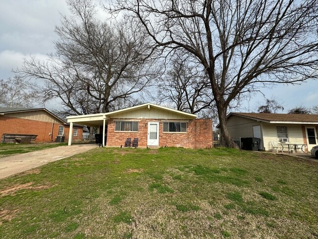 Building Photo - Swan Lake Cuttie...