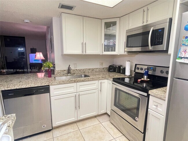 Photo - 5530 NW 44th St