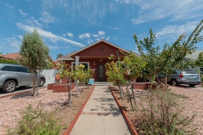 Photo - Beautiful 3 bedroom 2 bath with Central AC