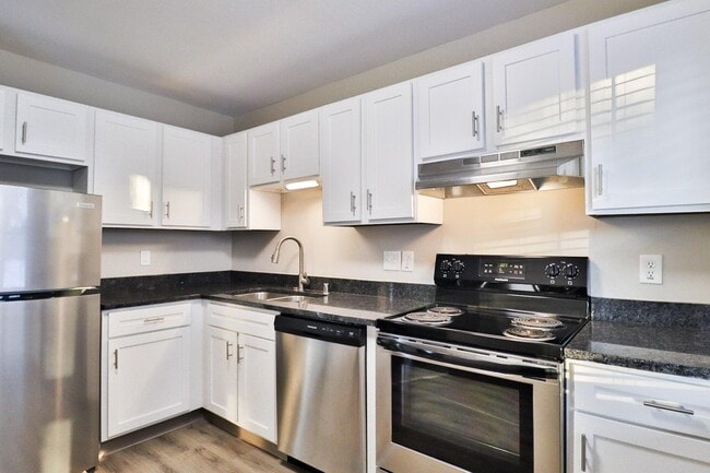 Building Photo - Apple Glen Apartments