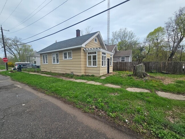 Photo - 797 Ogden Ave