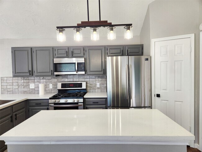 Photo - 2118 Creston Dr