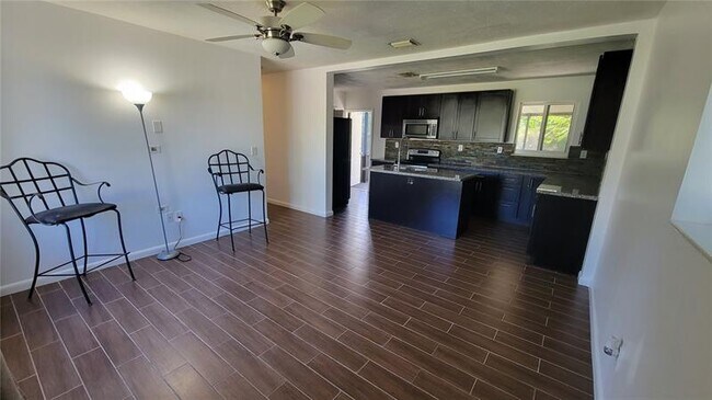 Photo - 510 N 69th Ave