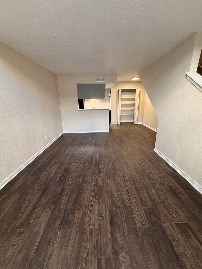Casa Colinas Apartments