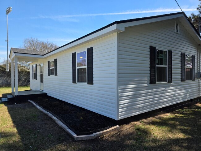 Photo - 1001 James St