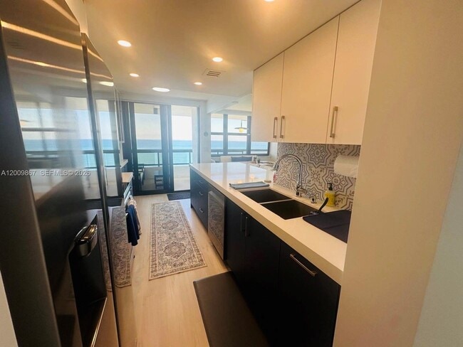Photo - 2555 Collins Ave Unit 2411