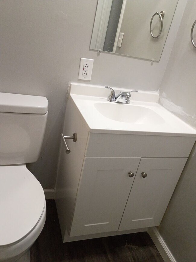 Photo - 2 bedroom 1 bath apt Unit S2