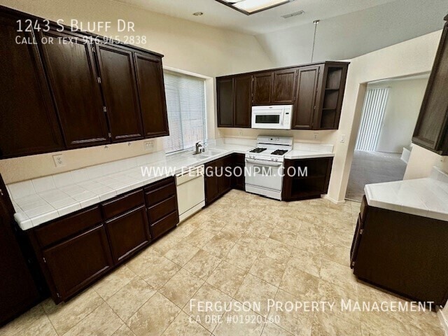 Photo - 1243 S Bluff Dr