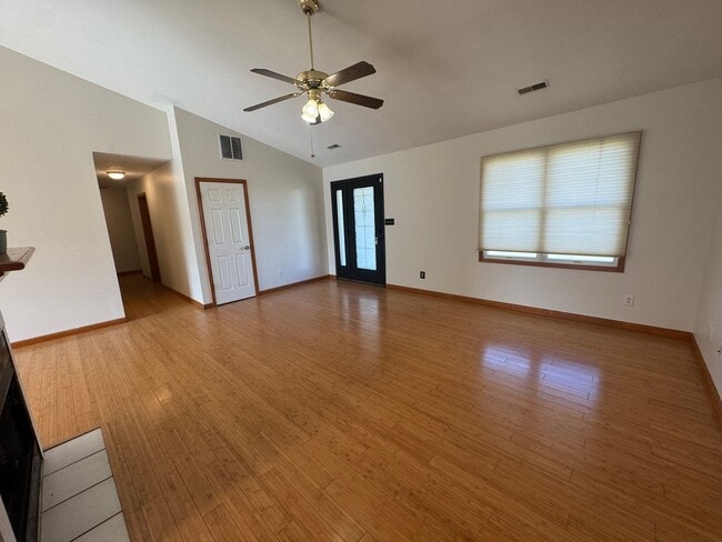 Photo - 3 Bedroom, 2 Bath New Rental Alert in Chat...
