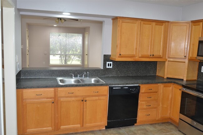 Photo - 12023 Woolford Dr