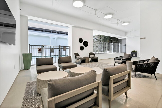 Covered Outdoor Space - The Palms on Main