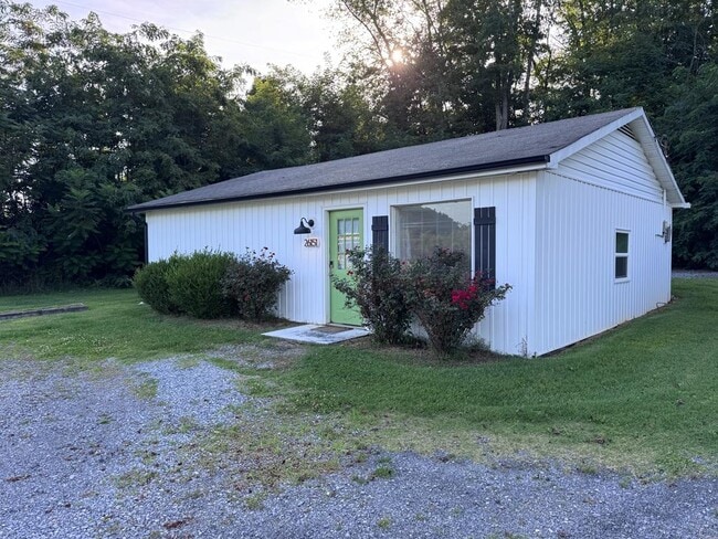 Building Photo - 26151 Lee Hwy