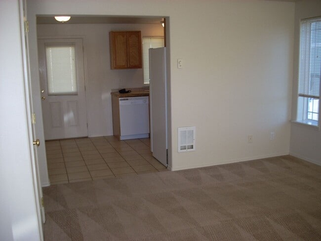Photo - Conveniently Located 2 Bed/1.5 Bath Townho... Unit 1716