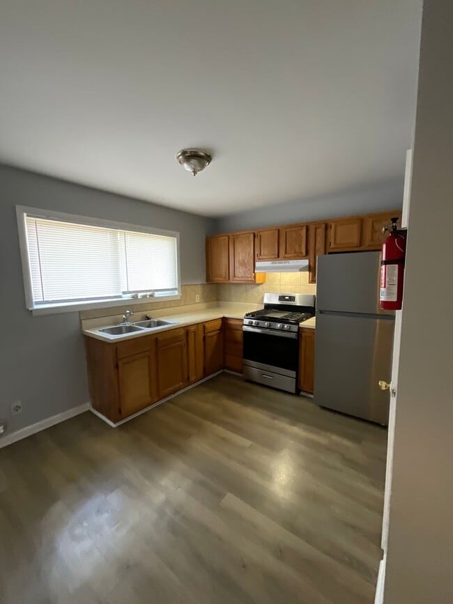 Photo - Absolutely Adorable two bedroom is move in ready! Unidad 16 Pollux Circle E. -Apt 4