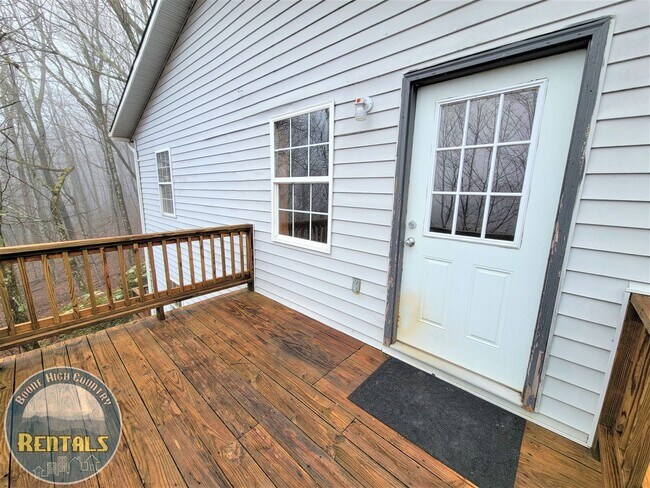 Photo - 387 Sugarloaf Rd Unit 387 Sugarloaf Rd - Upper