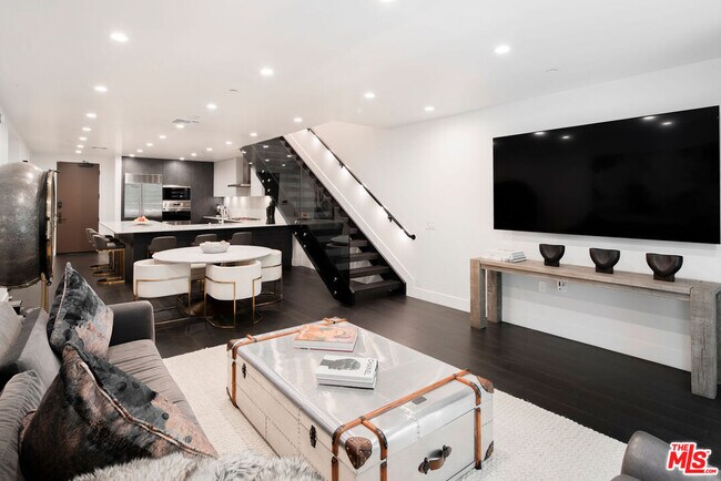 Photo - 724 Croft Ave Unidad 108