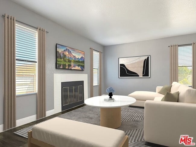 Photo - 1930 W College Ave Unidad 27