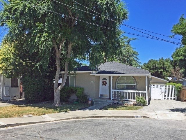 Building Photo - Beautiful updated home in San Jose near Do...