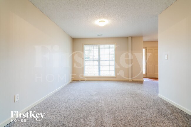 894 Hawk Creek Trail