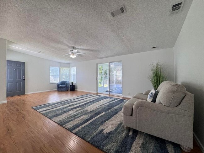 Photo - 2/2 in Plantation Oaks