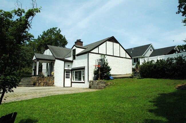 Photo - 20 Annadale St House