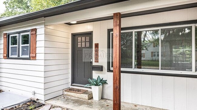 Photo - 8340 Riggs St