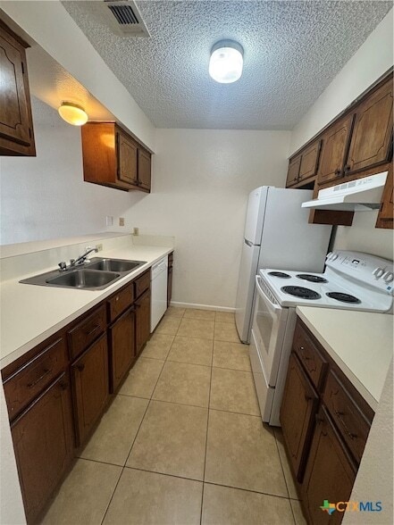 Photo - 201 Versailles St