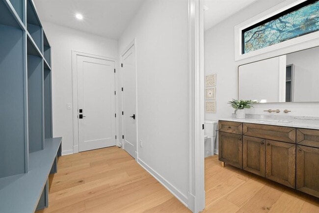 Photo - 5512 Shoalwood Ave