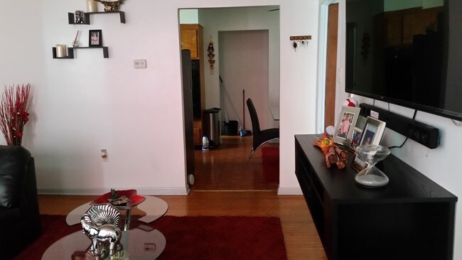 Living Room - 7421 - 7423 Bingham St