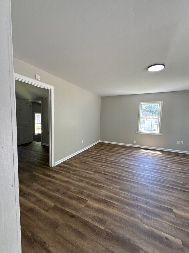 Photo - 812 Cobb Cir